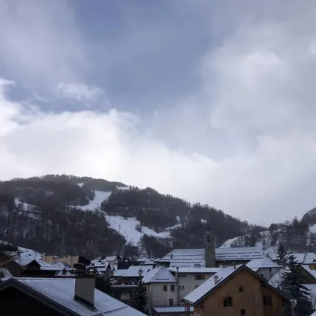 Appartement Centre-village Avec Parking - Fr-1-854-20 *