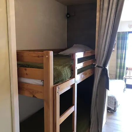 Appartement Centre-village Avec Parking - Fr-1-854-20 *